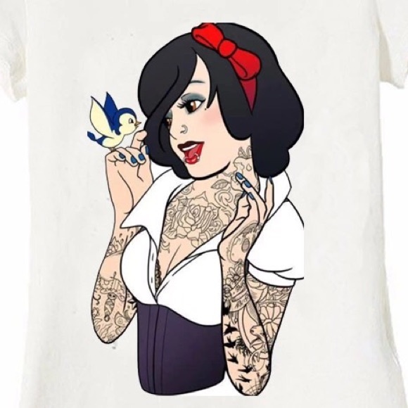 Snow White☠️T-Shirt!🌹☠️🍎 - Picture 2 of 6